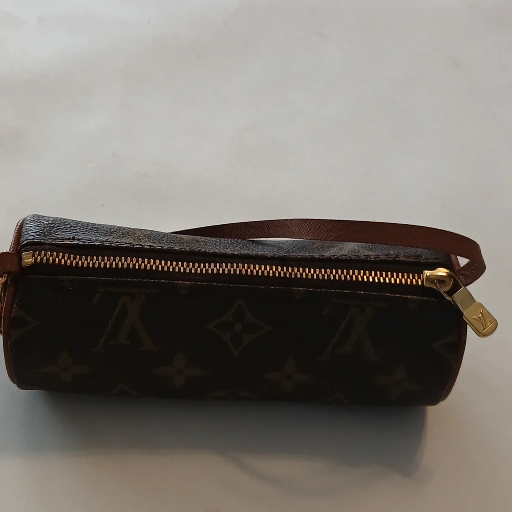 LOUIS VUITTON Pouch - Picture 6 of 7